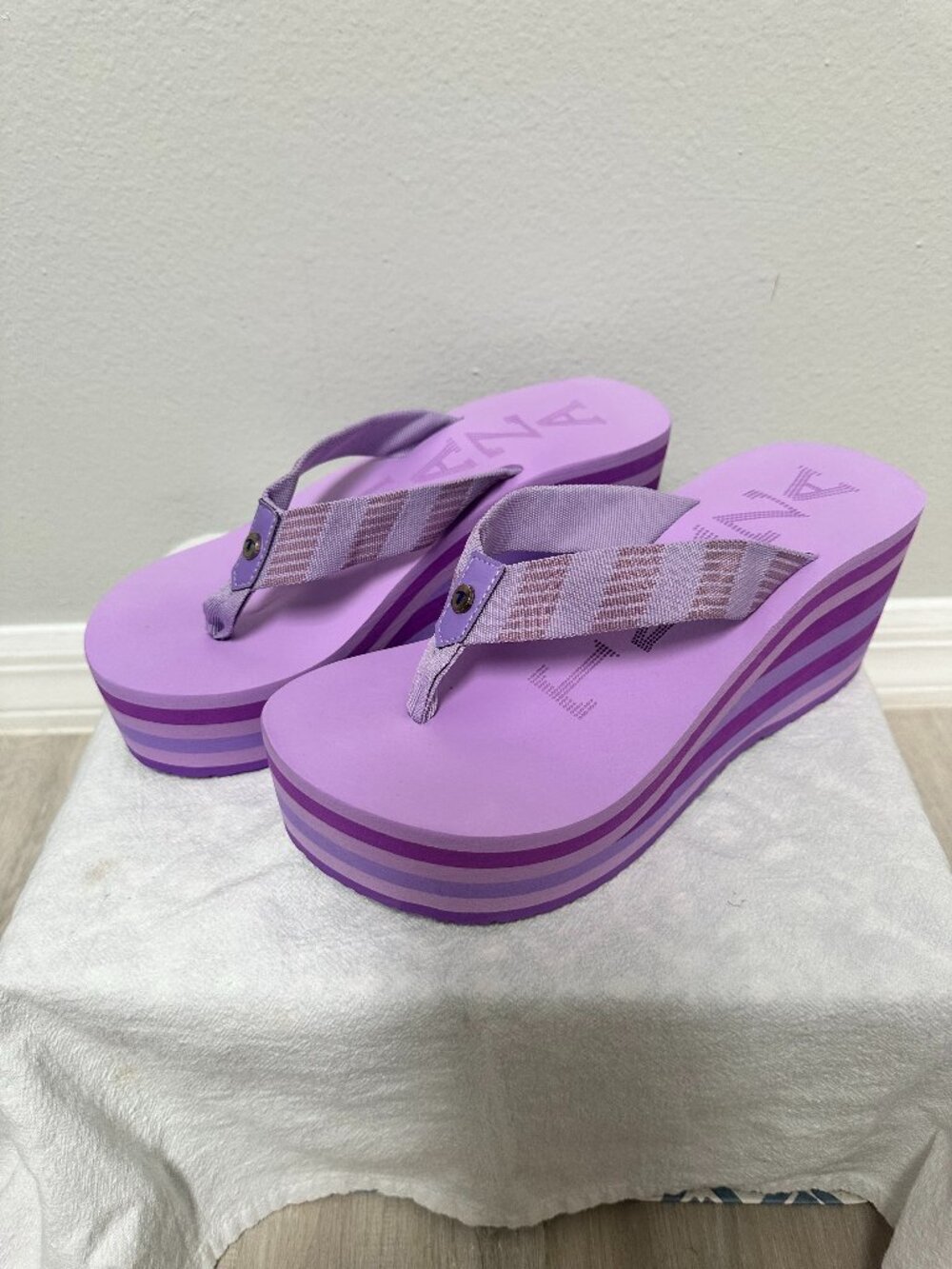 TANA Purple Platform Wedge Flip Flops Sandals Size 8
